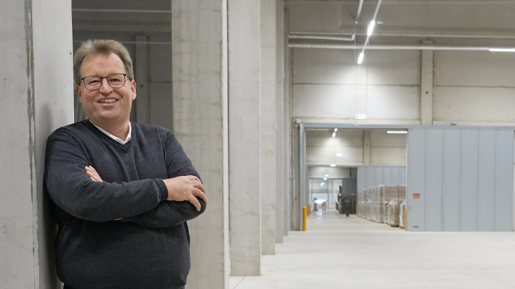 Lars Hölkemeier, Hölkemeier Spedition, in einem Lager