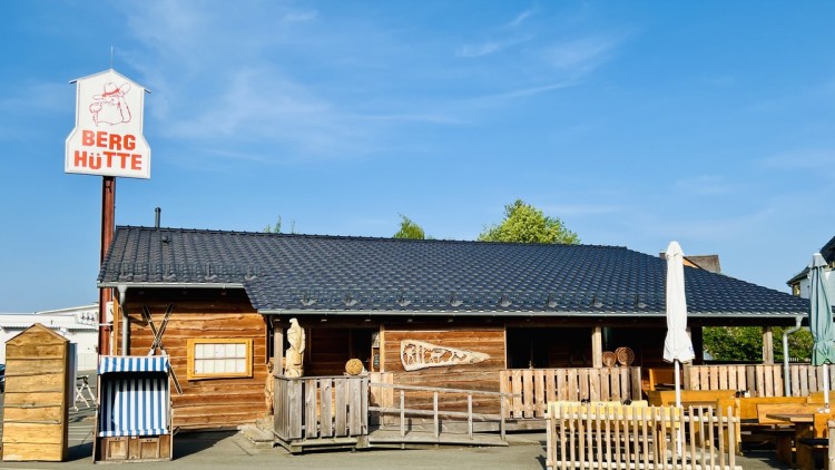 Autohof, Raststätte, Berg