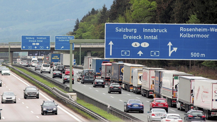 Kaum Staus an der österreichischen Grenze trotz Lkw-Blockabfertigung