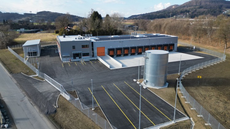 Die neue Dispositions-Software sowie ein Selbstabfertigungsmodul für Zustellfahrer wurden an allen vier Standorten von trans-o-flex ThermoMed Austria eingeführt – in Lebring (im Bild), Fritzens, Regau und Großebersdorf bei Wien.