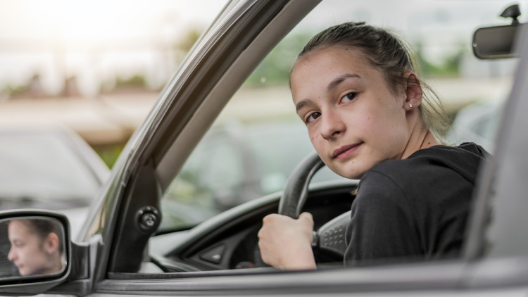 Minister billigen Vorschlag zum begleiteten Fahren mit 16