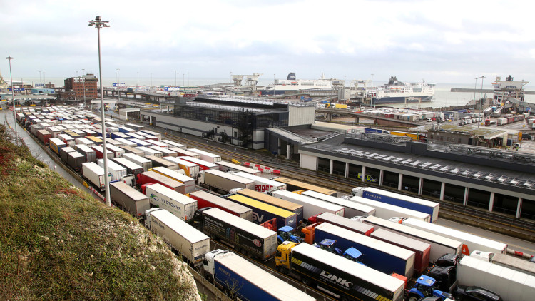 Lkw-Stau, Hafen Dover