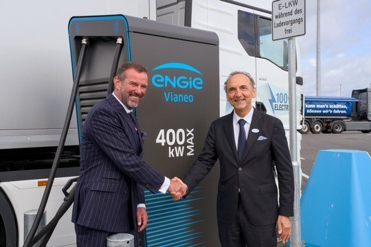 Neuer Lkw-Schnellladepark startet im Port of Kiel