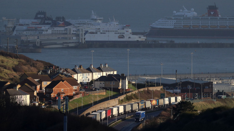 Lkw-Stau, Hafen Dover