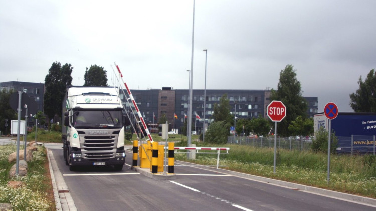 Hafen_Luebeck_Paper-Gate