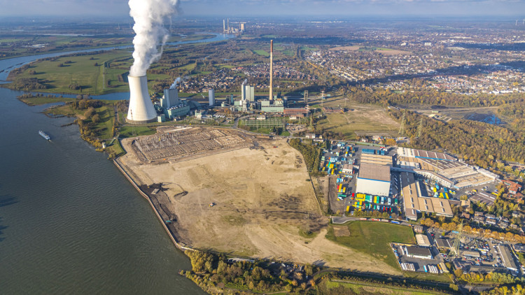 Maersk plant Distributionszentrum im Duisburger Norden