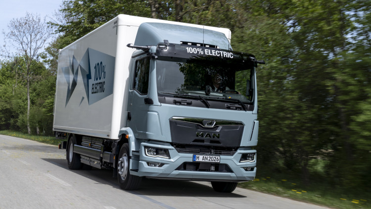 Batterieelektrisch bis 33 Tonnen: MAN startet eTGM