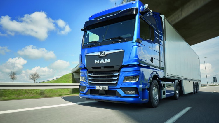 MAN TGX auf der Straße