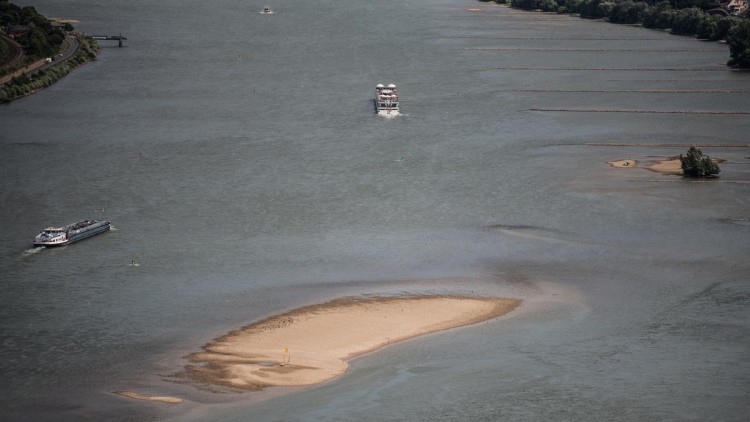 Niedrigwasser auf dem Rhein