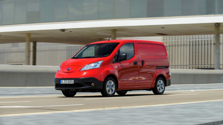 Nissan_ENV200_Transporter