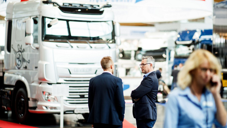 Nufam Messe Fachbesucher Lkw