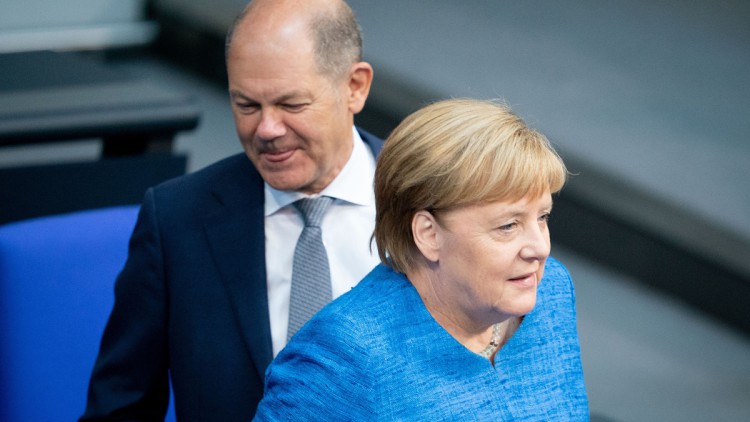 Olaf Scholz, Angela Merkel