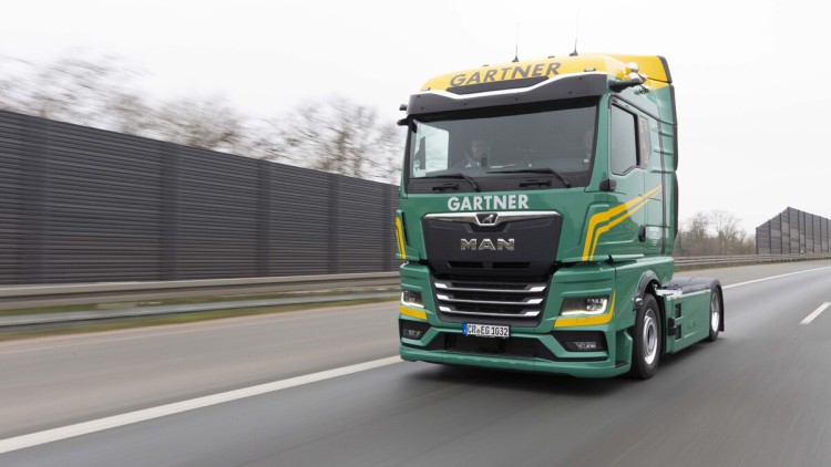 MAN TGX mit Branding Gartner