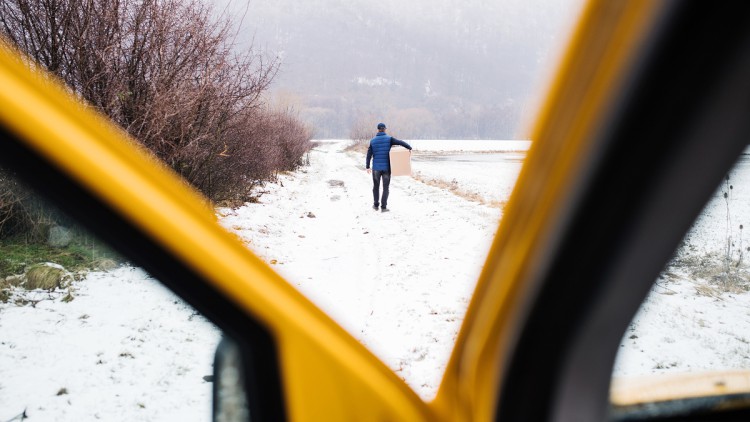 Paketzusteller, Winter, Schnee