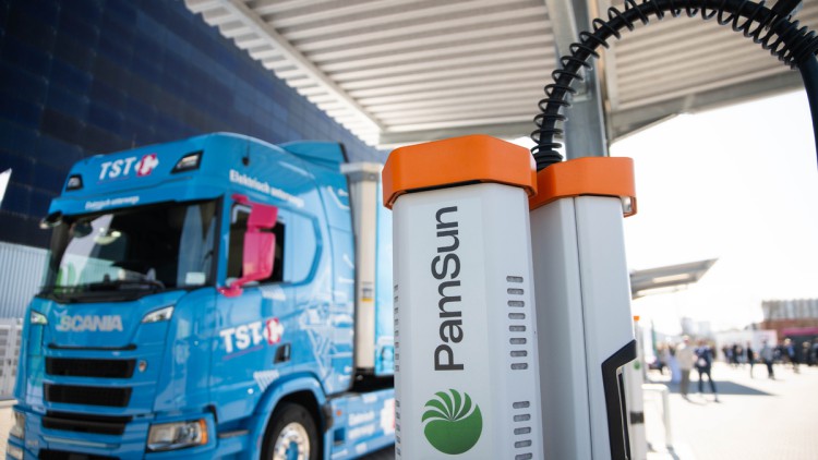 E-Truck-ready: TST initiiert genossenschaftliches Depotladenetz für E-LKW 