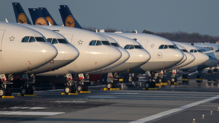 Passagierflugzeuge, Flughafen Frankfurt, Landebahn Nordwest