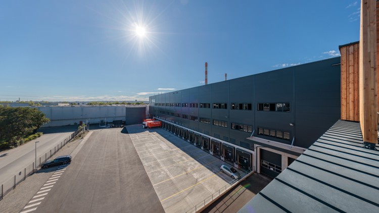 Das zweigeschossige Fiege-Logistikzentrum in Wien-Simmering 