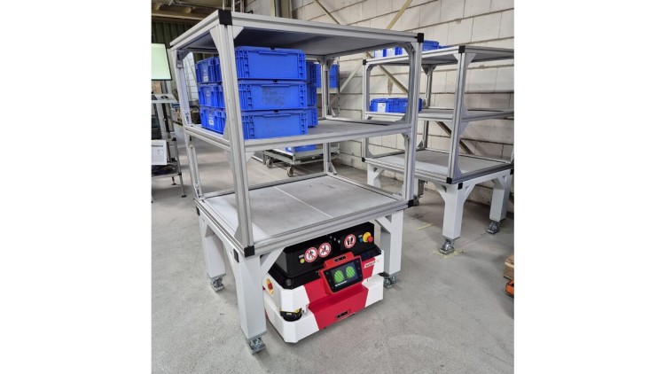 Autonomer Transportroboter optimiert Materialfluss bei Weber Hydraulik