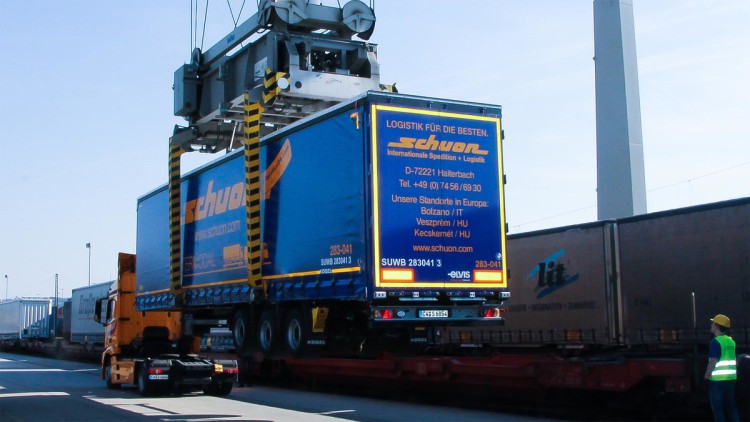 Schuon setzt auf Kombinierten Verkehr