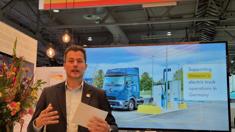 Amazon nutzt Shell-Ladehubs für E-Lkw in Deutschland