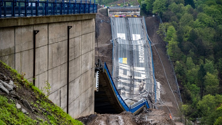 Rahmede Talbrücke eingestürtzt