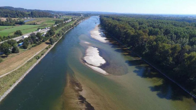 Binnenschiffer schlagen Alarm wegen Niedrigwasser