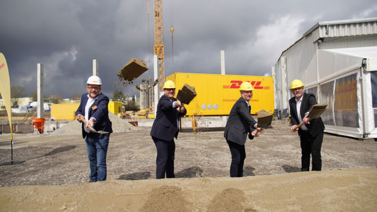 Spatenstich für neuen DHL Freight-Standort