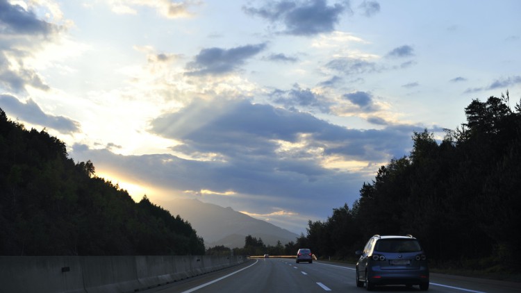 Autobahn_Oesterreich_abends