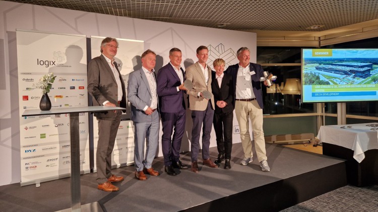 Verleihung des Logix Awards für Delta Devolpment