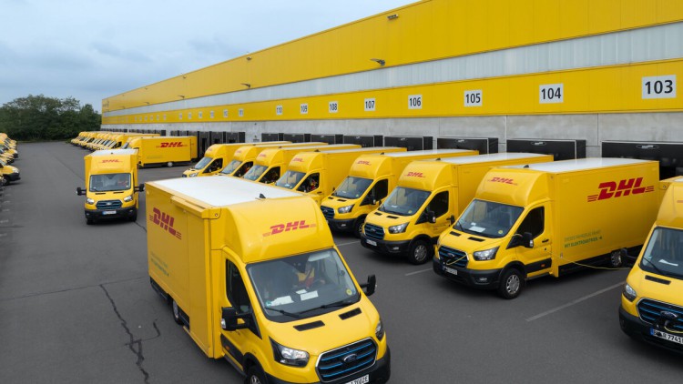 Ford_E-Transporter_DHL