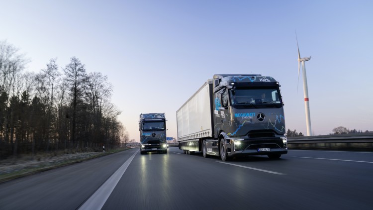 eActros_Testwart_Megawattladen