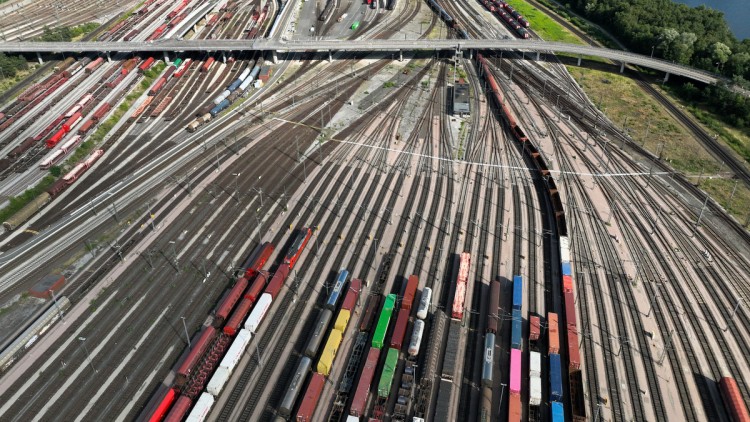 Schienengueterverkehr_DB_Cargo_Rangierbahnhof
