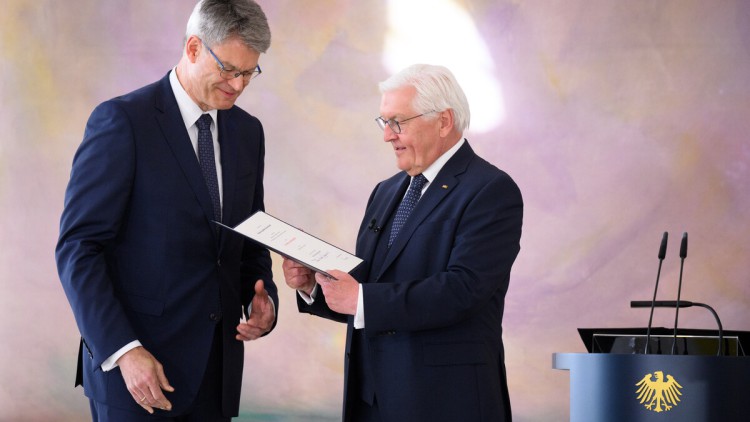 Patrick Schnieder ist neuer Bundesverkehrsminister Patrick Schnieder ist neuer Bundesverkehrsminister