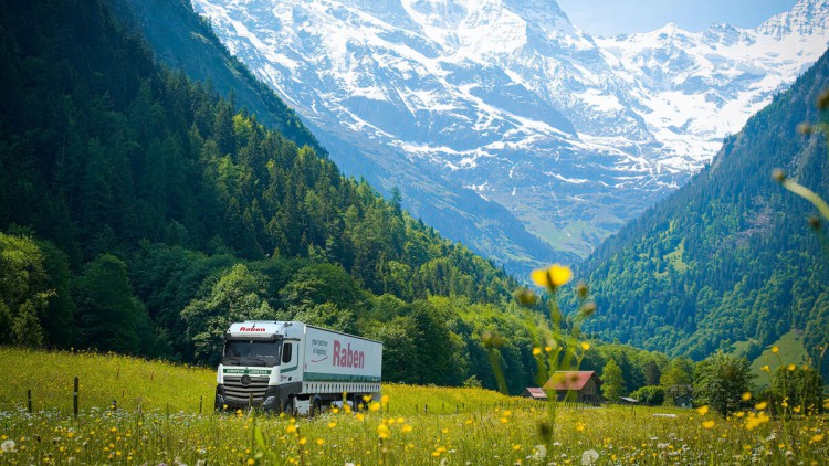 Lkw_Schweiz_Alpen_Raben_Group