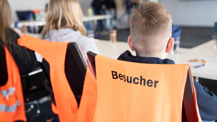 Die Paul Vahle GmbH & Co. KG öffnet am 23. April Schülerinnen und Schülern ab der 8. Klasse zum bundesweiten Girls’ and Boys’ Day ihre Türen. 