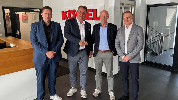 Christian Spengler, CFO Kögel; Thore Bakker, CSO Kögel; Jens Zeller, Geschäftsführer idem telematics GmbH; Thomas Piller, Geschäftsführer idem telematics GmbH 