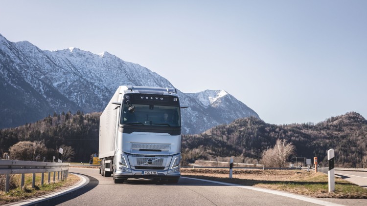Volvo Trucks bringt eine völlig neue Motorenplattform für eine Vielzahl alternativer Kraftstoffe auf den Markt