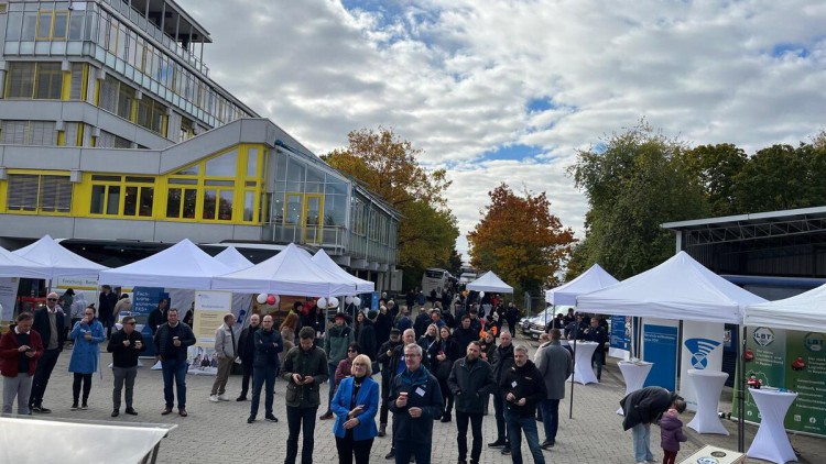 Die Besucher im bayernhafen Nürnberg wurden mehr umso sonniger es wurde