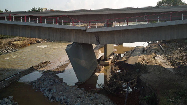 Ahrtalbrücke, Hochwasser