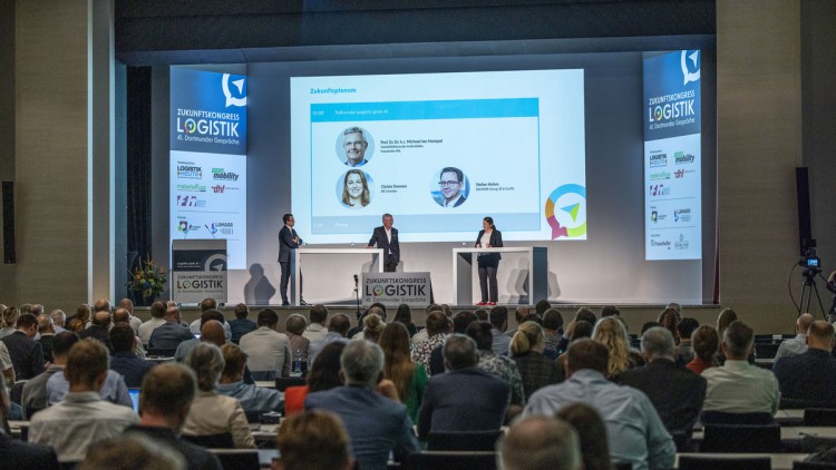 Plenum und Bühne Zukunftskongress Logistik in Dortmund