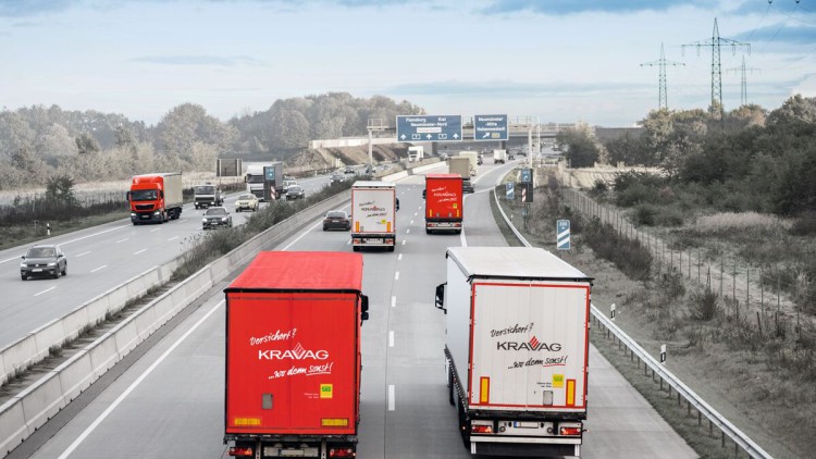 Versicherungsschutz für Lkw: KRAVAG und SVG bringen die Dinge wieder ins Rollen. Headerbild KRAVAG