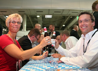 Sieglinde Michaelis (Scania) und und PR-Berater Andreas Lubitz, IAA Nutzfahrzeuge