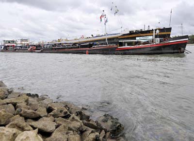 Kollision Tanker auf dem Rhein