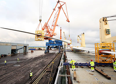 Transport von Rotorblättern 