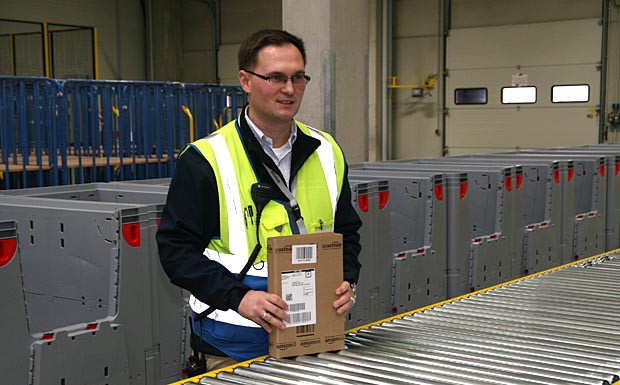 Christian Neumayer leitet den Amazon-Standort Olching