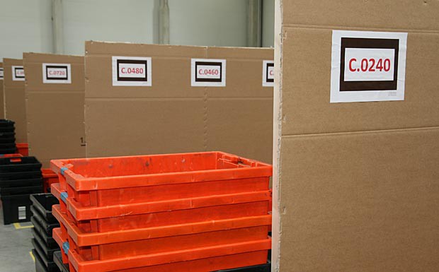 Sortierboxen im Amazon-Verteilzentrum