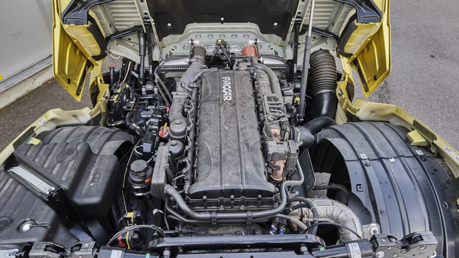 DAF Motorhaube kleinerer Motor weniger Gewicht