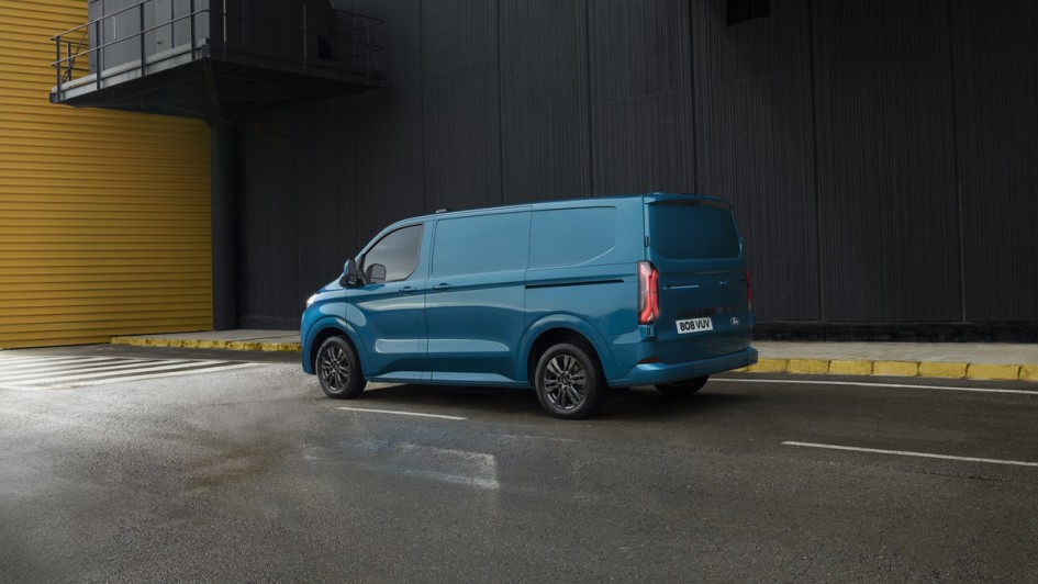 Ford E-Transit Custom von der Seite