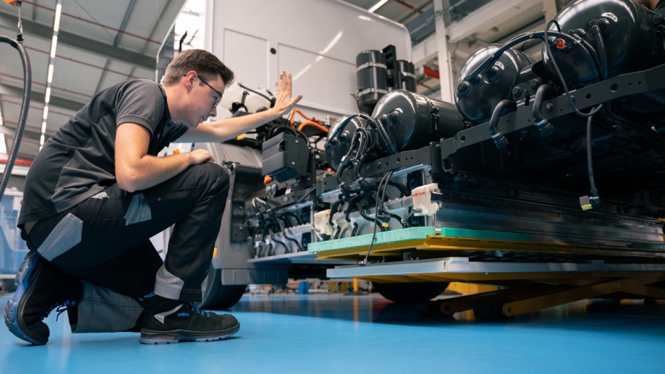 Mitarbeiter arbeitet an eEconic 