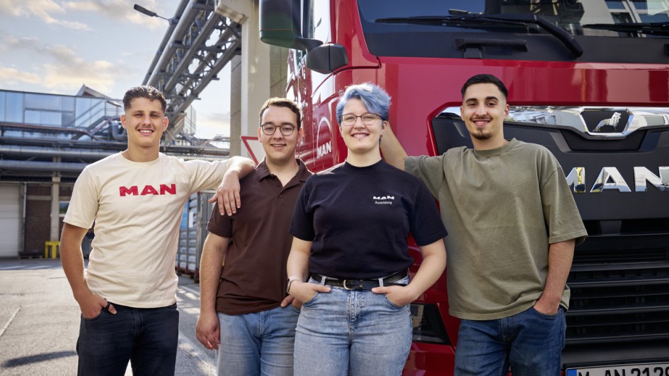 Bei MAN Truck & Bus starten im September 2025 an den drei großen deutschen Produktionsstandorten München, Nürnberg und Salzgitter sowie in den deutschen Servicebetrieben 499 neue Auszubildene in 14 Berufen ins neue Ausbildungsjahr